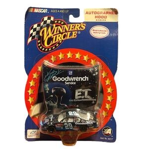 Winner’s Circle Autographed Hood Series Diecast Kevin Harvick